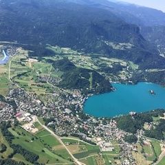 Flugwegposition um 08:10:33: Aufgenommen in der Nähe von Municipality of Bled, Slowenien in 1821 Meter